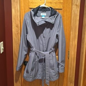 Columbia , XL, trench coat
